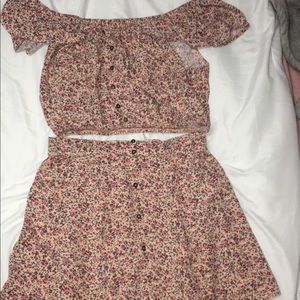 2 piece set. Mini skirt, off the shoulder top